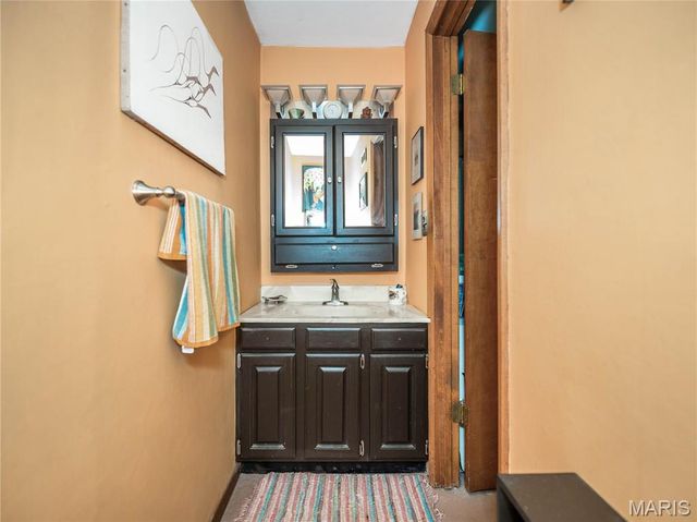 289 W Haller Drive, East Alton, IL 62024