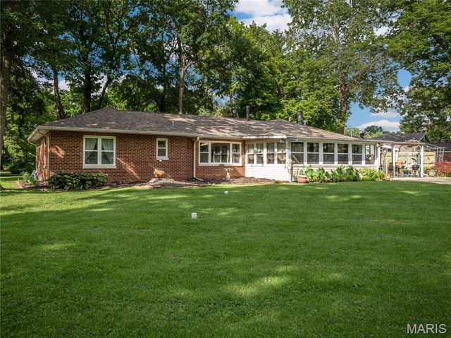 289 W Haller Drive, East Alton, IL 62024