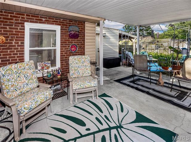 289 W Haller Drive, East Alton, IL 62024