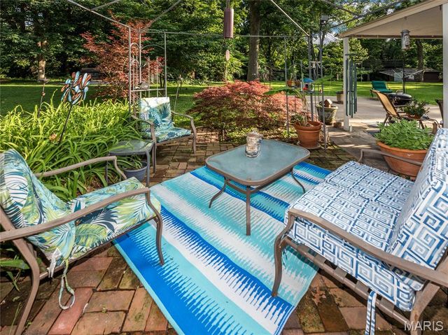 289 W Haller Drive, East Alton, IL 62024