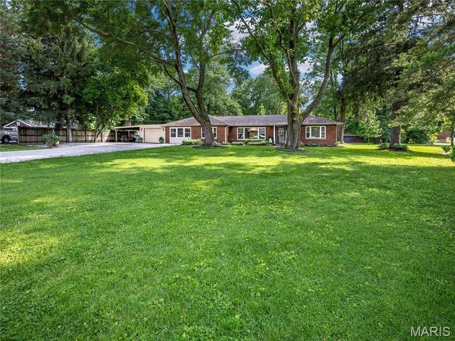 289 W Haller Drive, East Alton, IL 62024