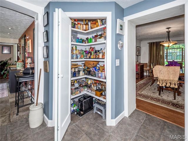 289 W Haller Drive, East Alton, IL 62024
