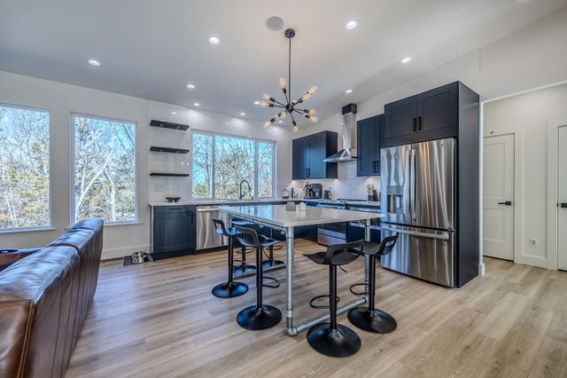 139 Cherokee Drive, Kimberling City, MO 65686