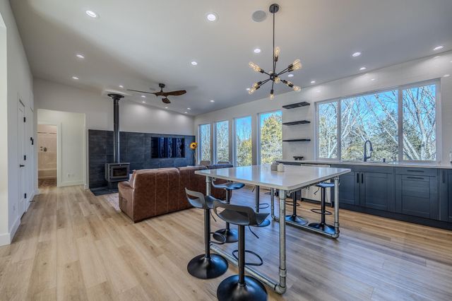 139 Cherokee Drive, Kimberling City, MO 65686