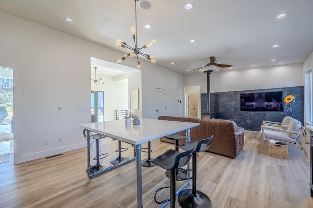 139 Cherokee Drive, Kimberling City, MO 65686