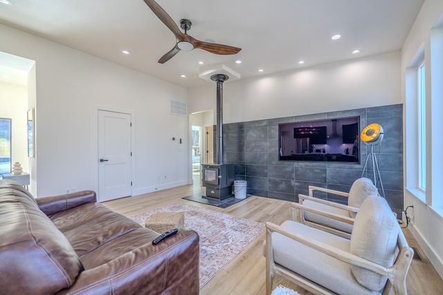 139 Cherokee Drive, Kimberling City, MO 65686