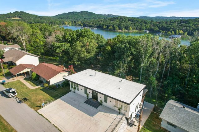 139 Cherokee Drive, Kimberling City, MO 65686