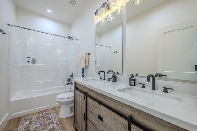 139 Cherokee Drive, Kimberling City, MO 65686