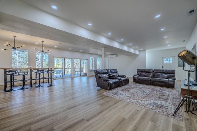 139 Cherokee Drive, Kimberling City, MO 65686