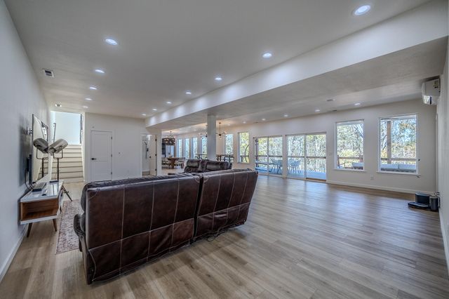 139 Cherokee Drive, Kimberling City, MO 65686