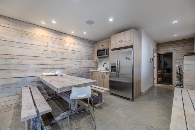 139 Cherokee Drive, Kimberling City, MO 65686