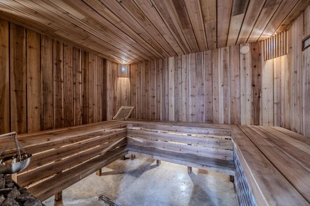 139 Cherokee Drive, Kimberling City, MO 65686