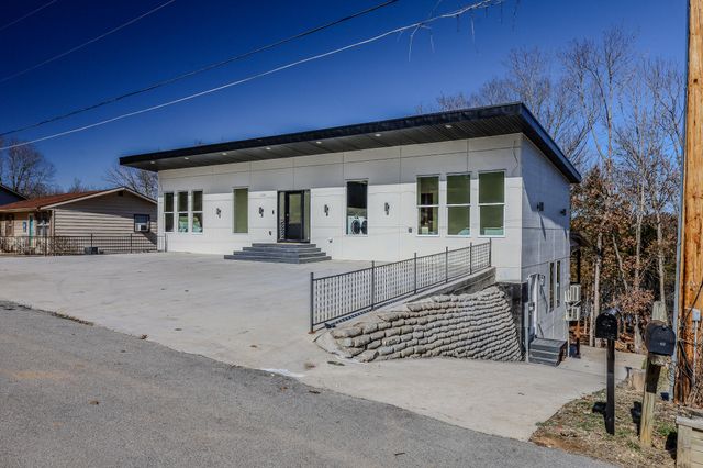 139 Cherokee Drive, Kimberling City, MO 65686