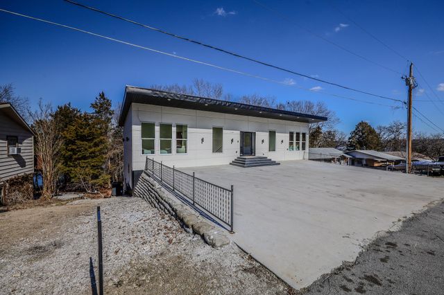 139 Cherokee Drive, Kimberling City, MO 65686