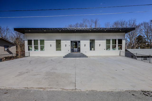 139 Cherokee Drive, Kimberling City, MO 65686