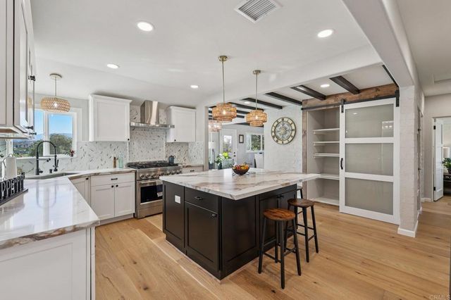 2235 Gum Tree Lane, Fallbrook, CA 92028