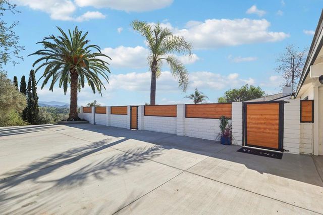 2235 Gum Tree Lane, Fallbrook, CA 92028