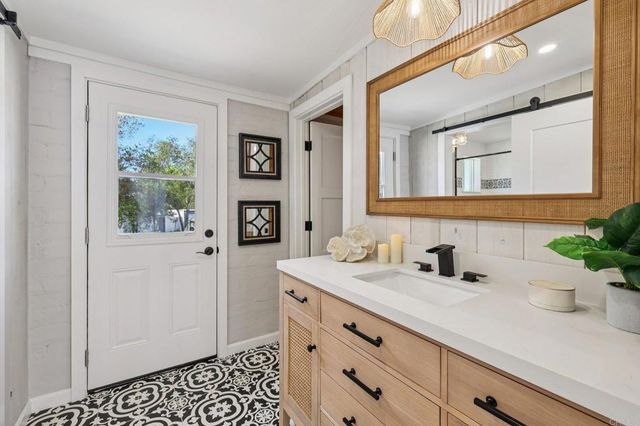 2235 Gum Tree Lane, Fallbrook, CA 92028