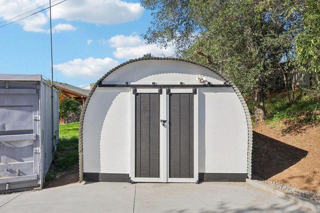 2235 Gum Tree Lane, Fallbrook, CA 92028