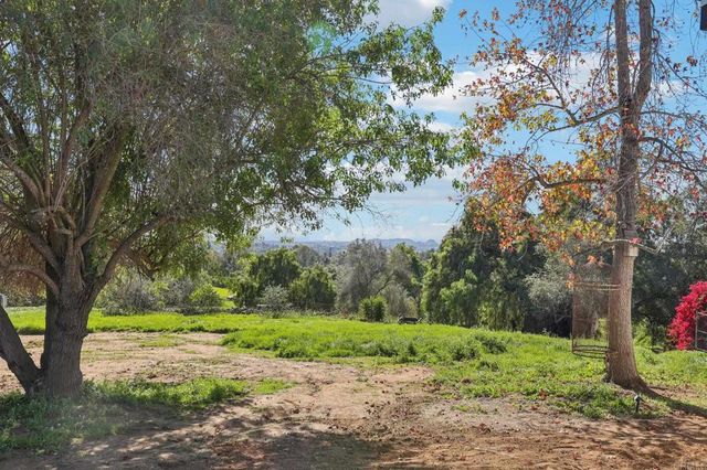 2235 Gum Tree Lane, Fallbrook, CA 92028