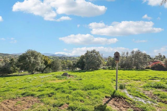 2235 Gum Tree Lane, Fallbrook, CA 92028