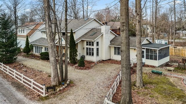 9177 Shady Lane, Lakeside, MI 49116