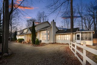 9177 Shady Lane, Lakeside, MI 49116