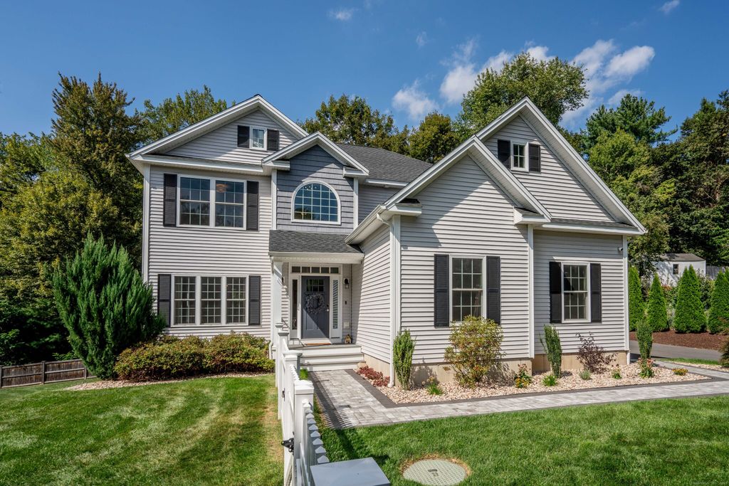 12 School Street, Avon, CT 06001