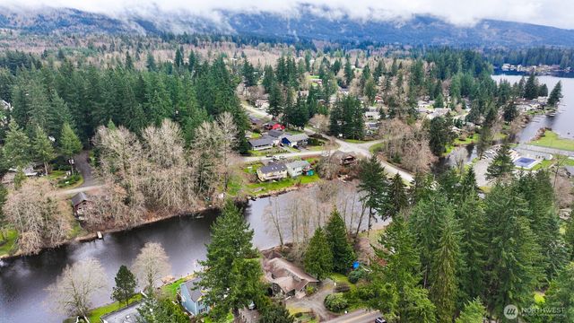 424 Rainbow Drive, Sedro Woolley, WA 98284