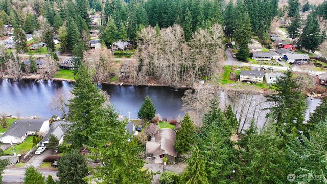 424 Rainbow Drive, Sedro Woolley, WA 98284
