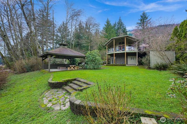 424 Rainbow Drive, Sedro Woolley, WA 98284