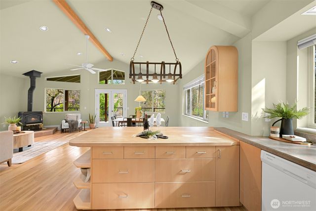 424 Rainbow Drive, Sedro Woolley, WA 98284