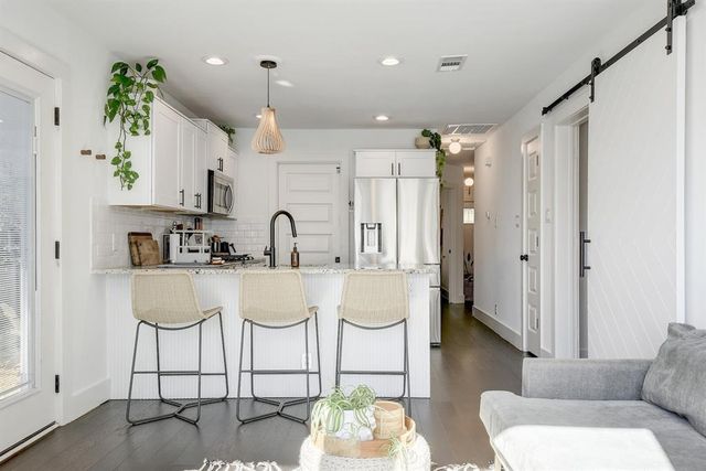 2901 Glen Rae ST A, Austin, TX 78702