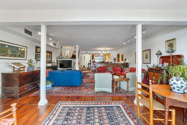 4905 SW 71st Pl, Miami, FL 33155