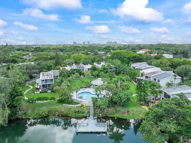 4905 SW 71st Pl, Miami, FL 33155