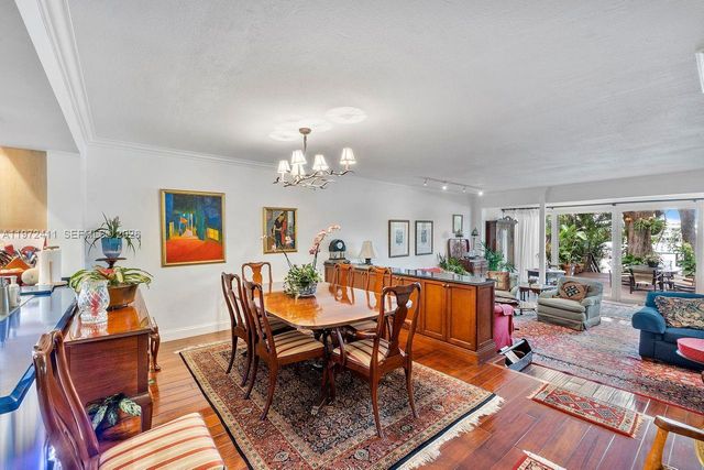 4905 SW 71st Pl, Miami, FL 33155