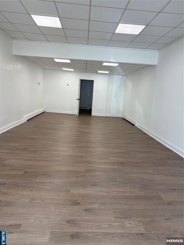 648-654 Ridge Road, Lyndhurst, NJ 07071