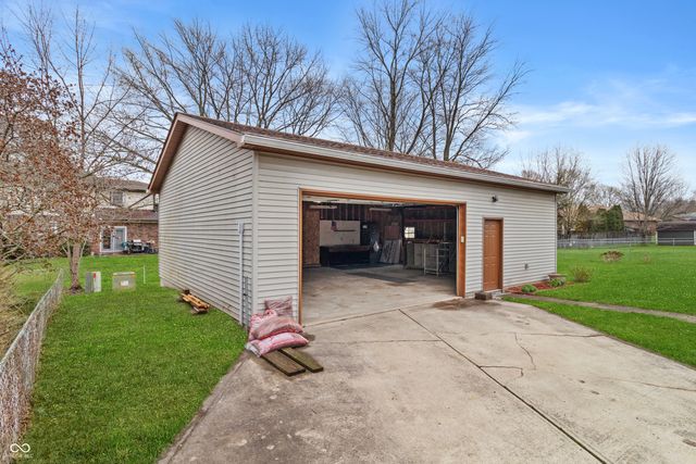 5628 Hill Rise Drive, Indianapolis, IN 46237