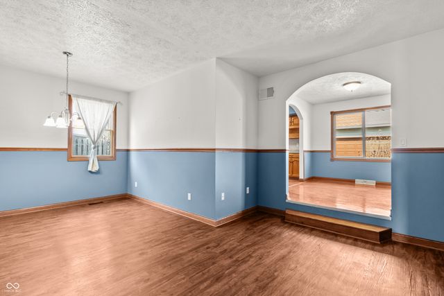 5628 Hill Rise Drive, Indianapolis, IN 46237