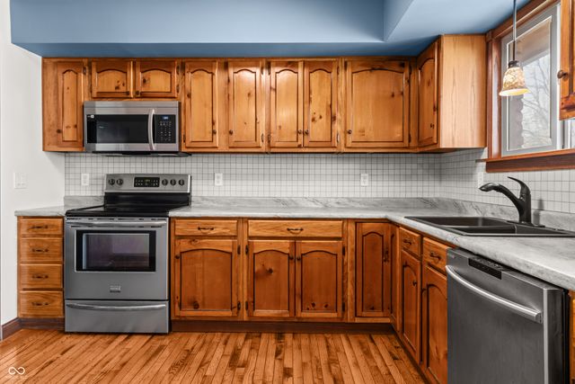 5628 Hill Rise Drive, Indianapolis, IN 46237