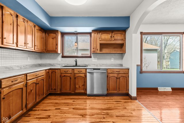 5628 Hill Rise Drive, Indianapolis, IN 46237