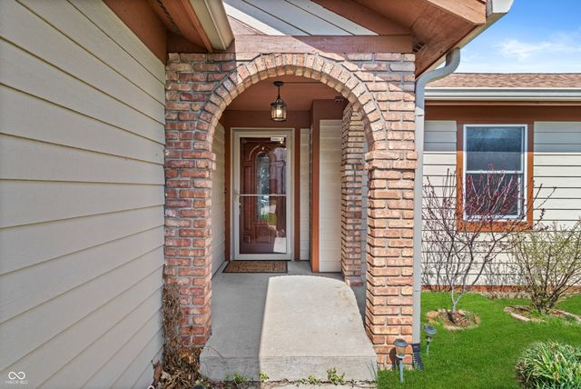 5628 Hill Rise Drive, Indianapolis, IN 46237