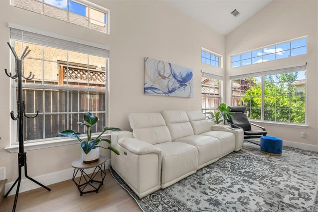 6009 Amir Ln, Carmichael, CA 95608