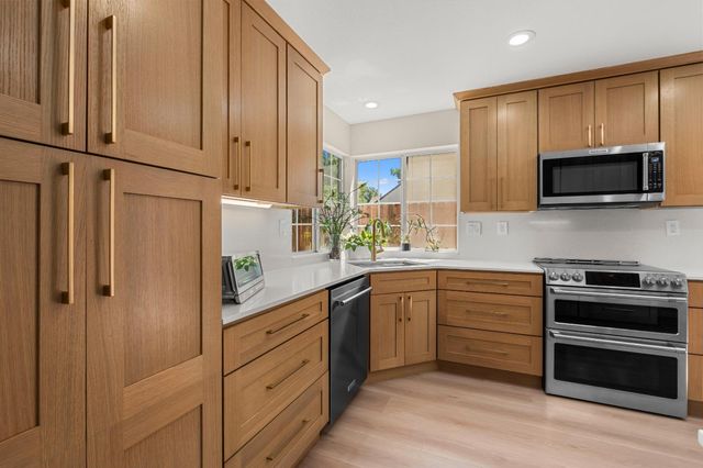 6009 Amir Ln, Carmichael, CA 95608
