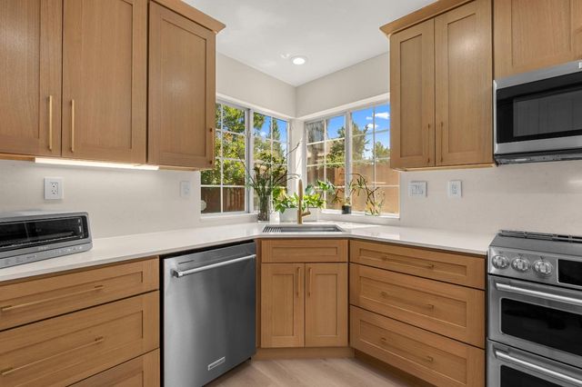 6009 Amir Ln, Carmichael, CA 95608