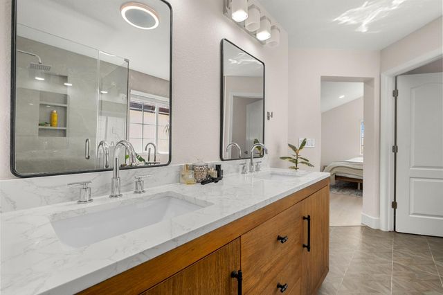 6009 Amir Ln, Carmichael, CA 95608