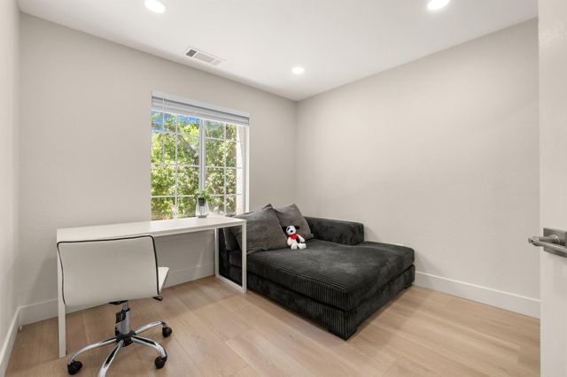 6009 Amir Ln, Carmichael, CA 95608