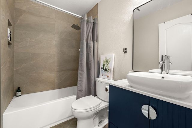 6009 Amir Ln, Carmichael, CA 95608