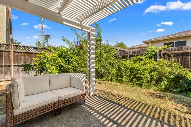 6009 Amir Ln, Carmichael, CA 95608