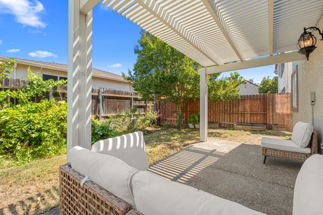 6009 Amir Ln, Carmichael, CA 95608